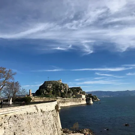 Corfu Old Town's Cutiest Place דירה